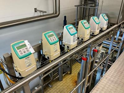 Overview picture of Siemens MAG 5000 flow meter (6x)